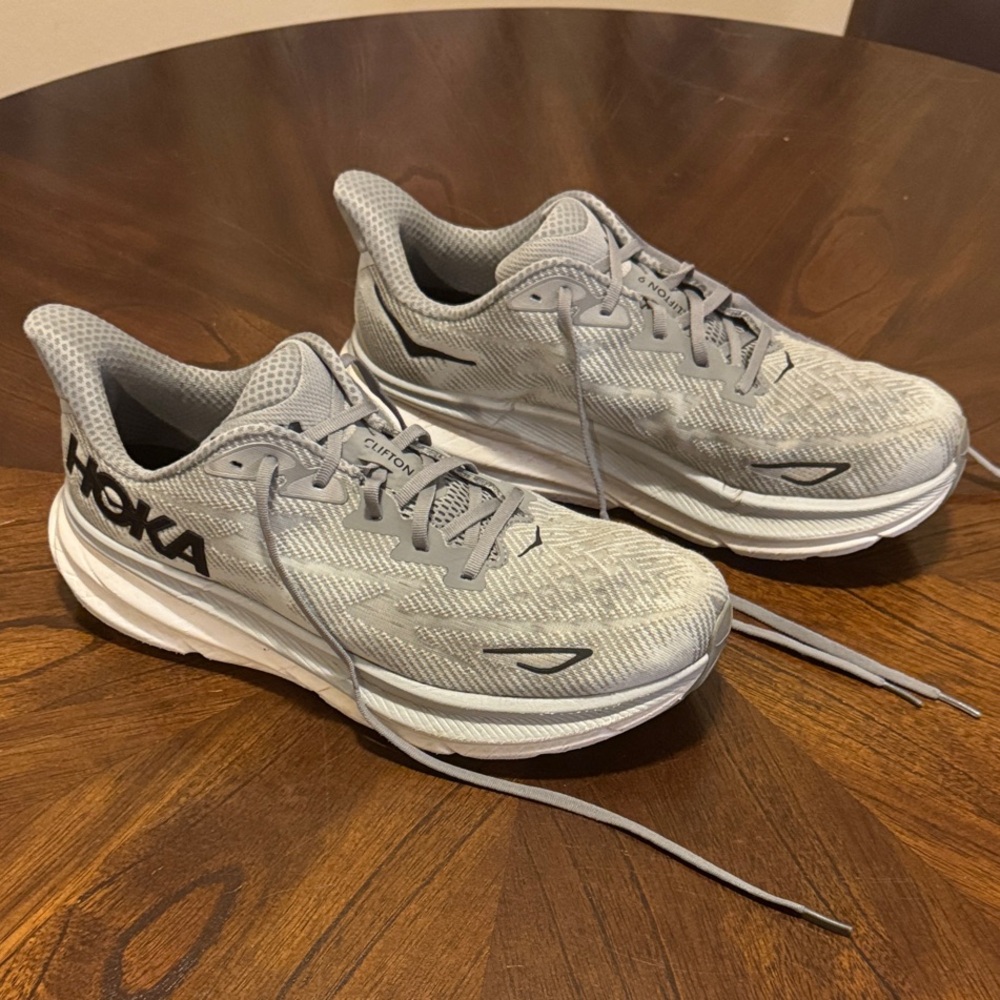 Hoka Men's Gray Clifton 9 Athletic Shoes